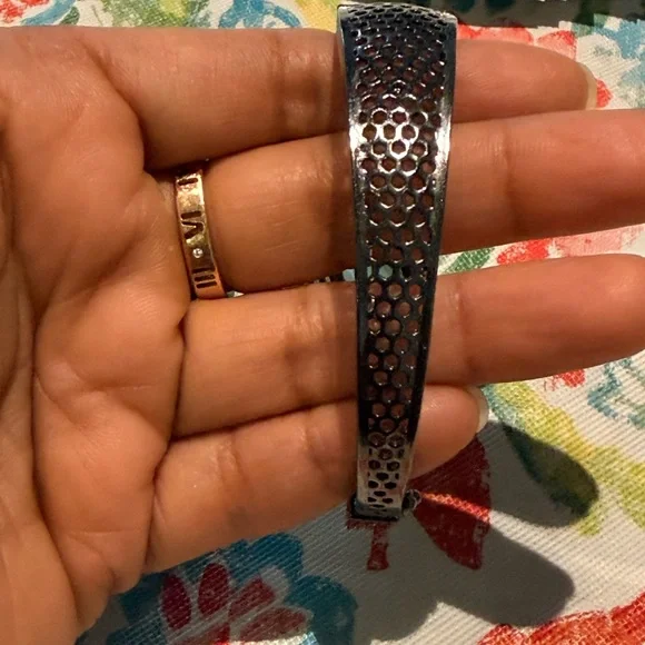 Elegant Multi-Color Carved stone Crystal Bangle Bracelets - Picture 7 of 7